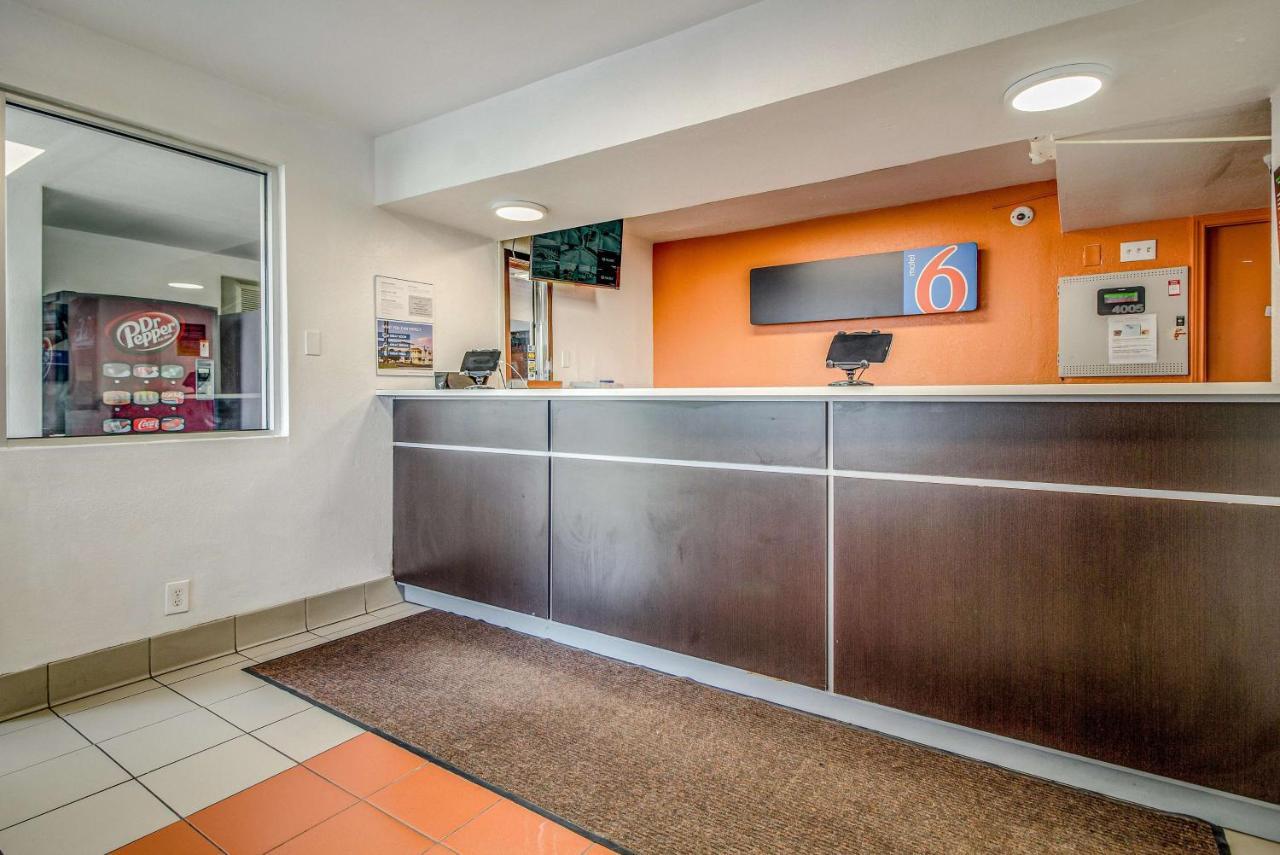 Motel 6-Conroe, Tx Eksteriør bilde
