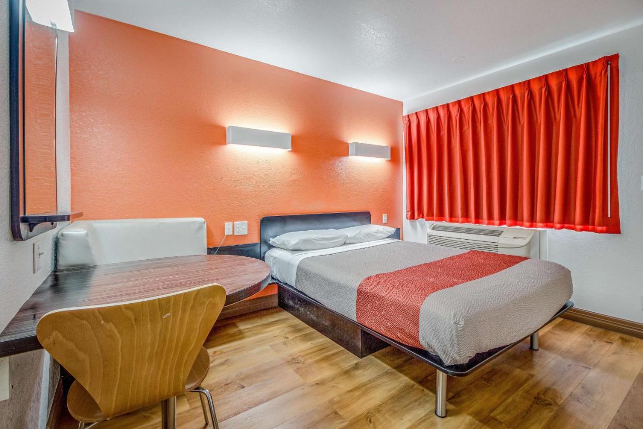 Motel 6-Conroe, Tx Eksteriør bilde