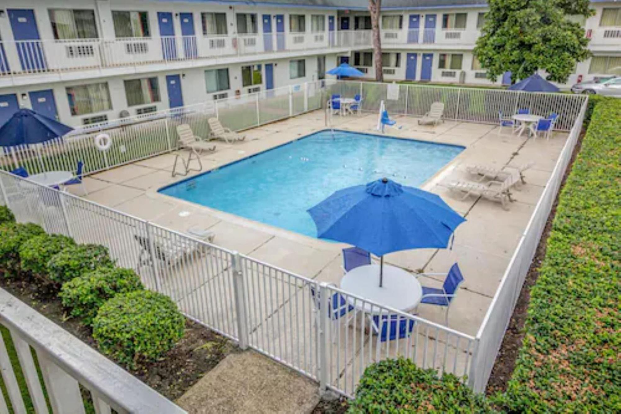 Motel 6-Conroe, Tx Eksteriør bilde