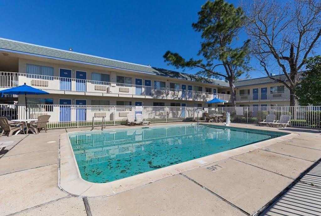 Motel 6-Conroe, Tx Eksteriør bilde